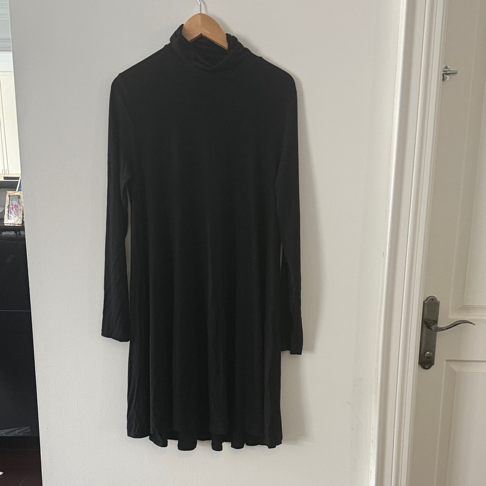 Karen Kane Classic Black Long Sleeve Shift Dress
